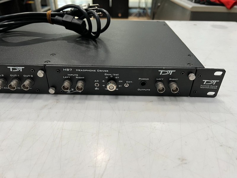 Tucker Davis Technologies RP2.1 Enhanced Real-time processor/HB7 Headphone drive gallery