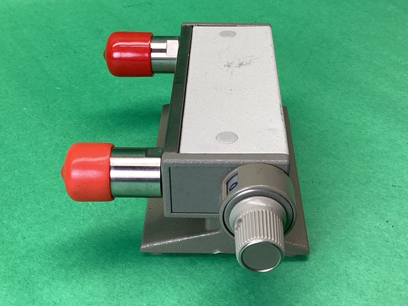 Agilent HP 8495A 0 to 70dB - 4GHz Manual Attenuator + Stand - UNTESTED gallery