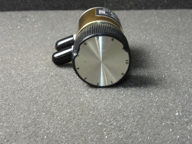 API/Weinschel 3007-100 Attenuator, Manual Step, 10dB/1 dB steps, DC-2.5 GHz, gallery