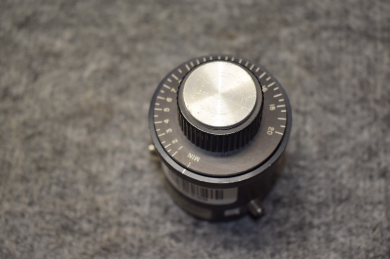 WEINSCHEL / 910-20-11 / SMA Variable Attenuator, DC-4.2GHz, 20dB #215439-R1*B62 gallery