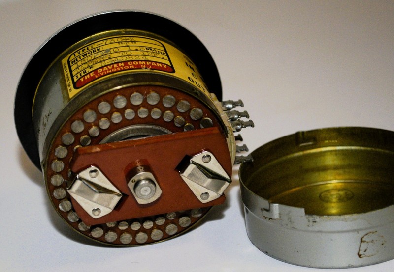 Vintage Unused Daven T-730-K Attenuator 150/150 1.5 dB Taper to Inf gallery