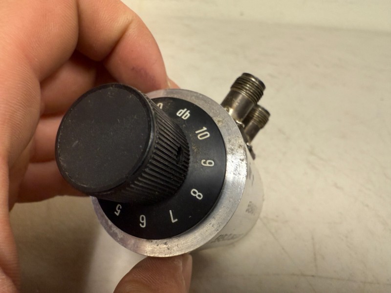 Texscan RA-532 Variable Attenuator DC–1GHz 0–1dB – Good Condition gallery