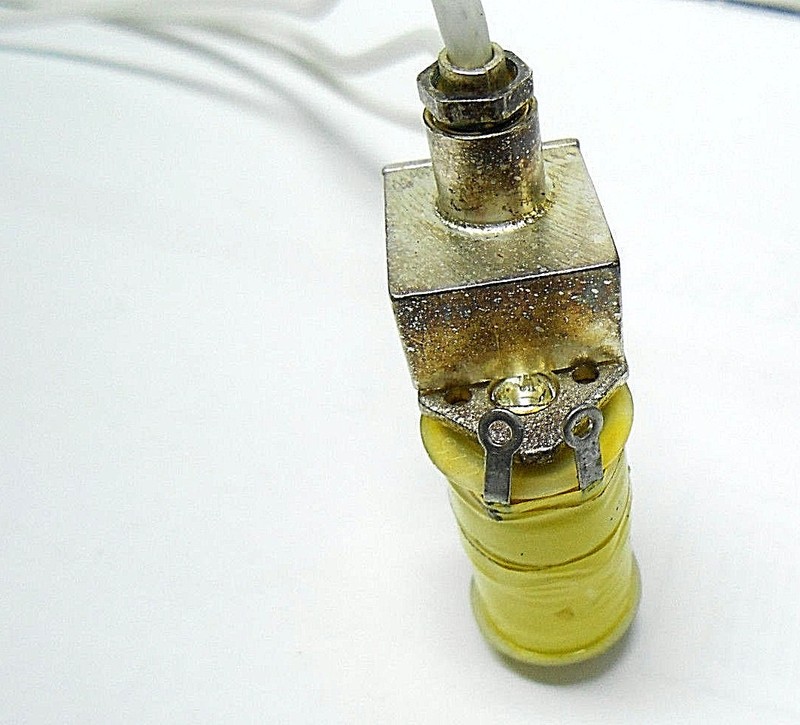 80-38696A01 AMPHENOL RADIO FREQUENCY SWITCH 26 VDC NEW OLD STOCK gallery
