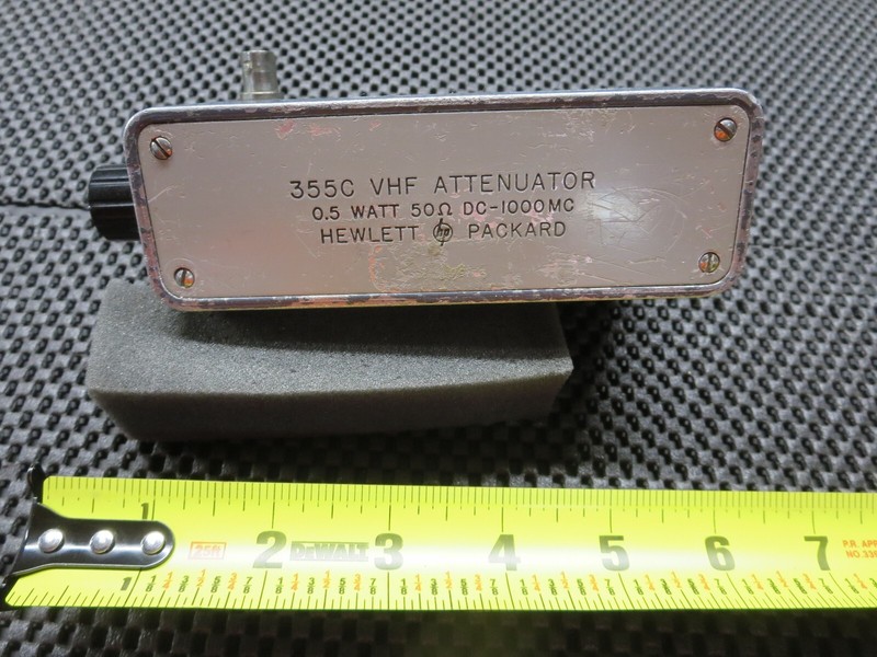 Hewlett Packard 355C VHF Attenuator 0.5 W DC-1000 MHz BNC (F)X2 12 dB 1dB Steps