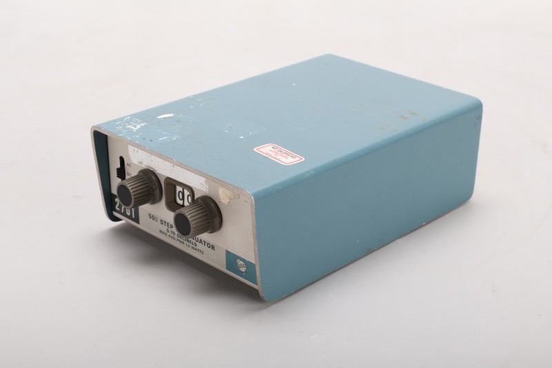 Tektronix 2701 DC to 1 GHz 79 dB 50 Ohm Variable Step Attenuator - Fair gallery