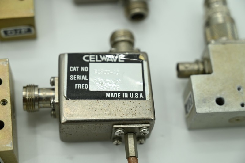 Lot of (4) CELWAVE BC900-AA Circulators Frequency 850-900 MHz gallery