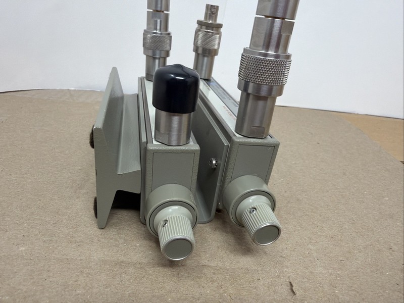 Agilent/HP 8494A 11dB & 8496A 110dB Manual Attenuator Set w/2 Stands 0-121dB gallery