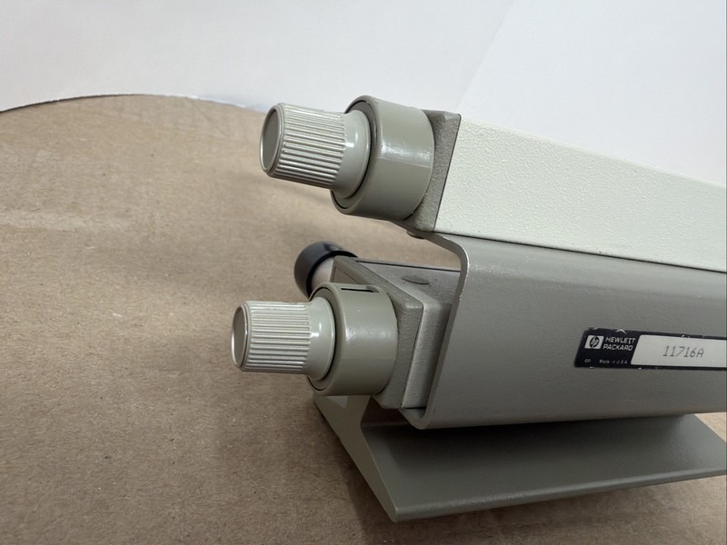 Agilent/HP 8494A 11dB & 8496A 110dB Manual Attenuator Set w/2 Stands 0-121dB gallery