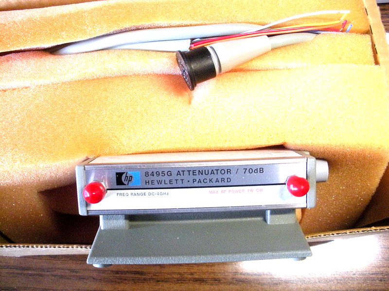 HP AGILENT 8496/0-70dB 0-4GHz Step Attenuator with Base