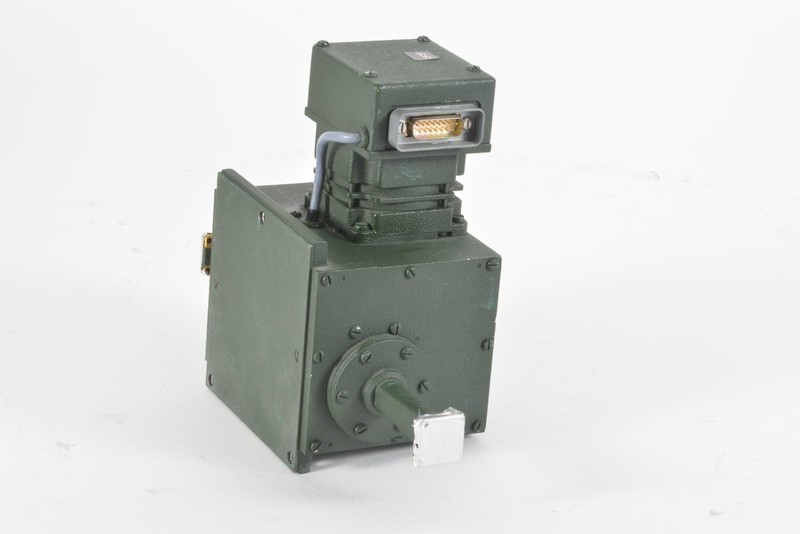 Flann Microwave Instruments 20610 Programmable Rotary Attenuator gallery