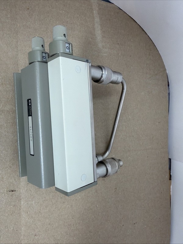 Agilent/HP 8494A 11dB & 8496A 110dB Manual Attenuator Set w/2 Stands 0-121dB gallery