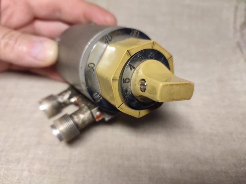 RF Attenuator 0-70 dB PRECISION ROTARY, in 1 dB Step, 50 Ω, from military X1-43 gallery