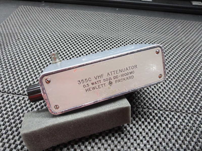Hewlett Packard 355C VHF Attenuator 0.5 W DC-1000 MHz BNC (F)X2 12 dB 1dB Steps gallery