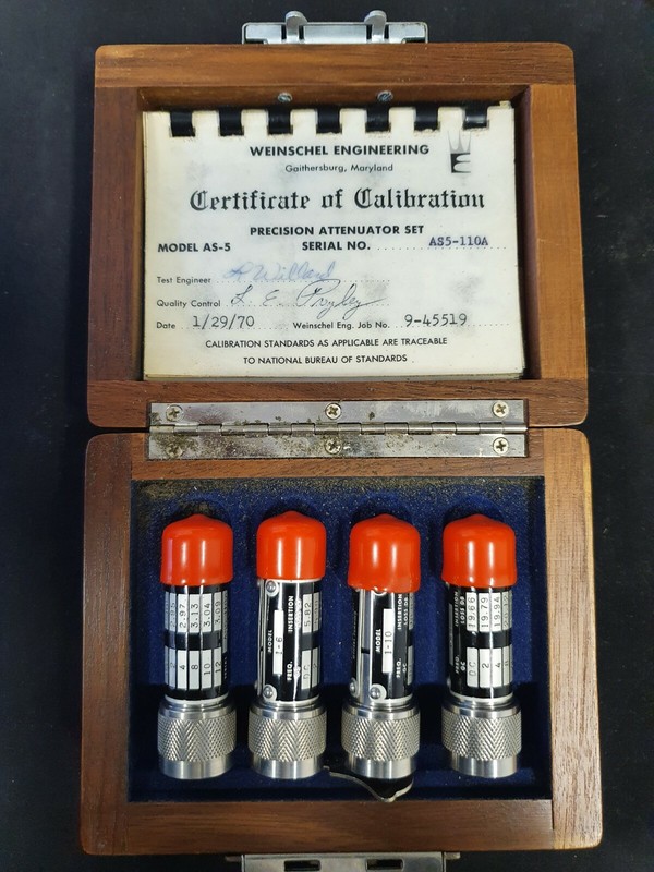 Weinschel Model AS-5 Precision Attenuator Set in Wooden Box with Key